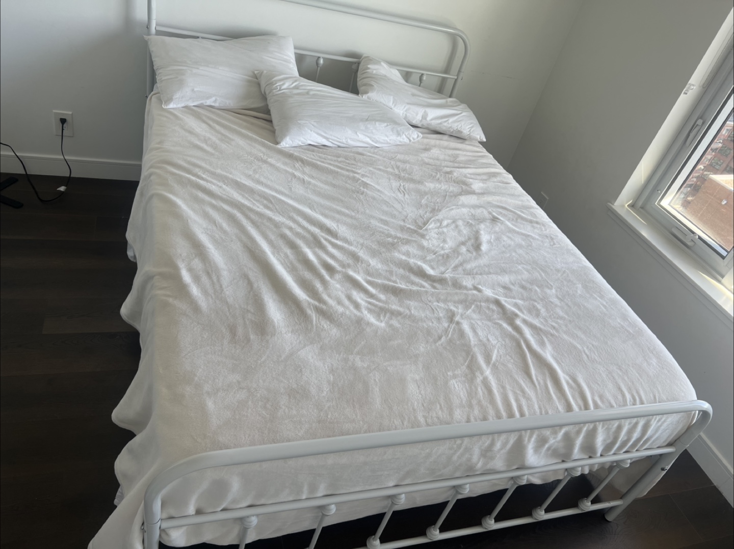 White Metal Bed Frame - Full/Double Size - including mattress