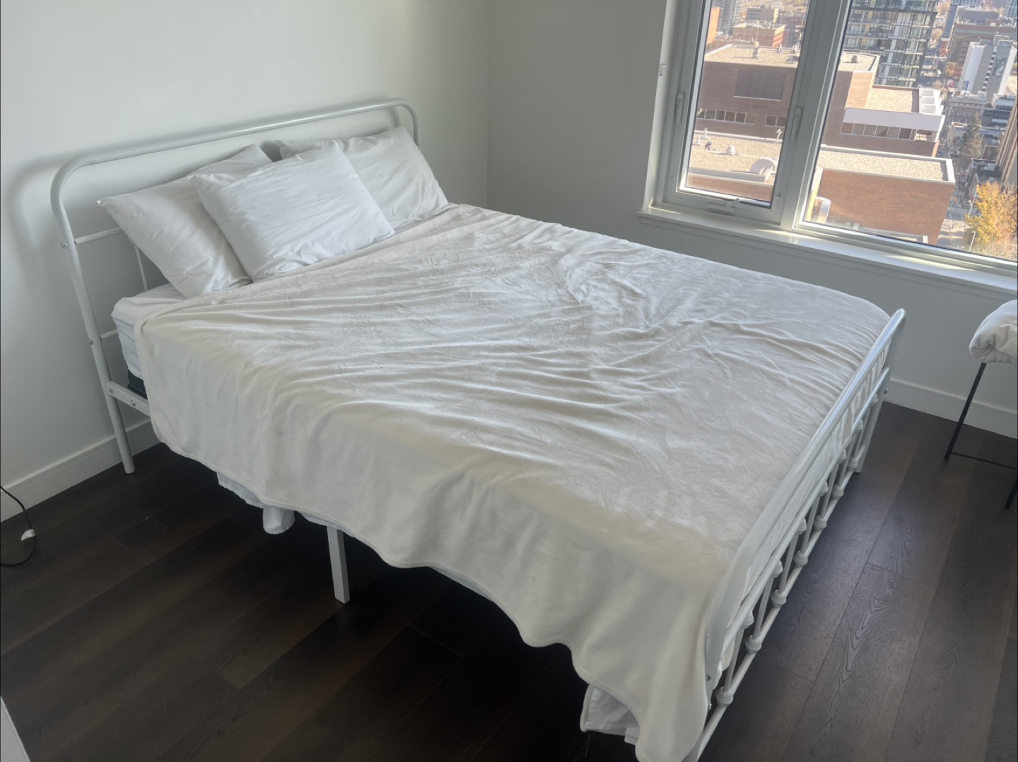 White Metal Bed Frame - Full/Double Size - including mattress - photo 2