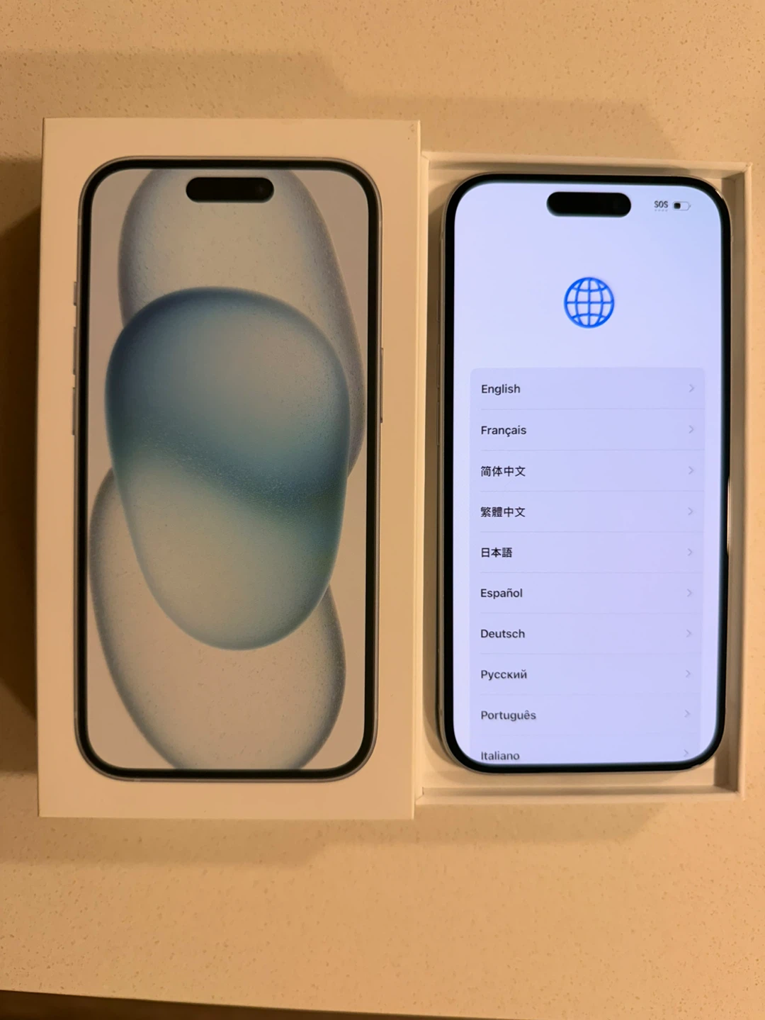 iPhone 15 - photo 2