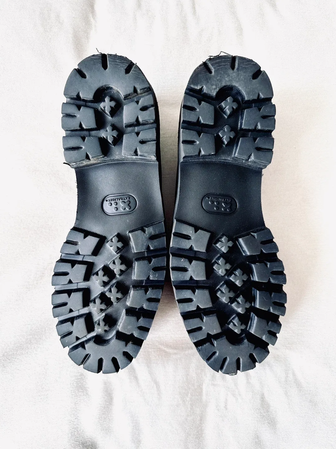 G.H. Bass Weejuns Black Loafers image indicator(4)