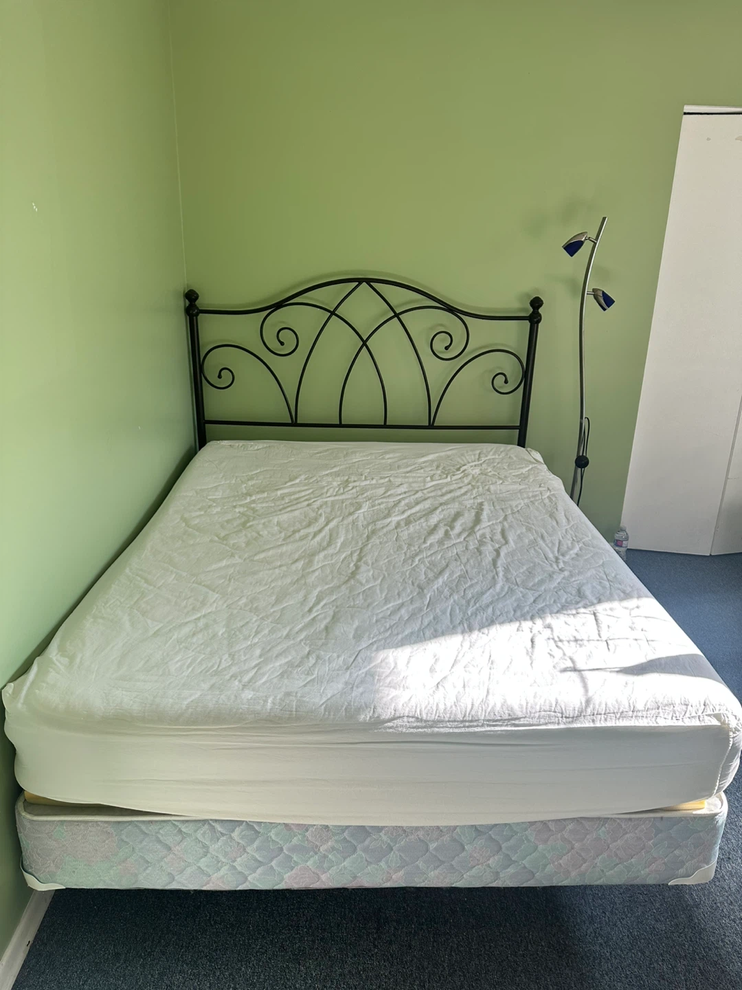 Black Metal Headboard bed