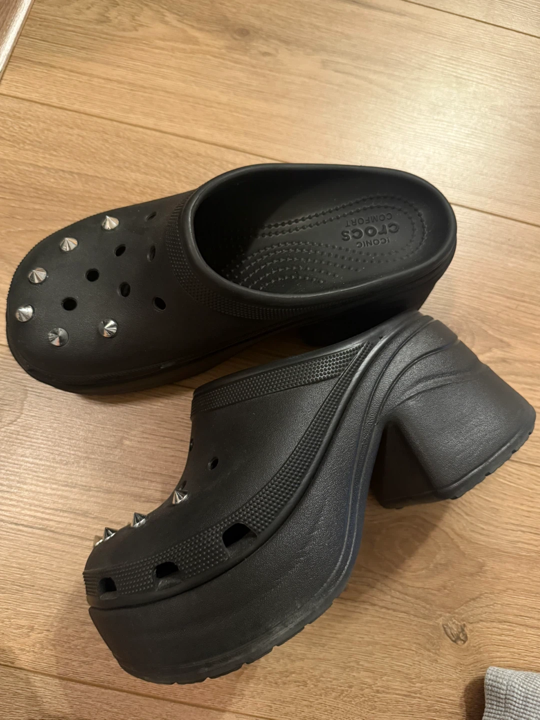 Crocs Black Platform Heels with Studs - photo 3