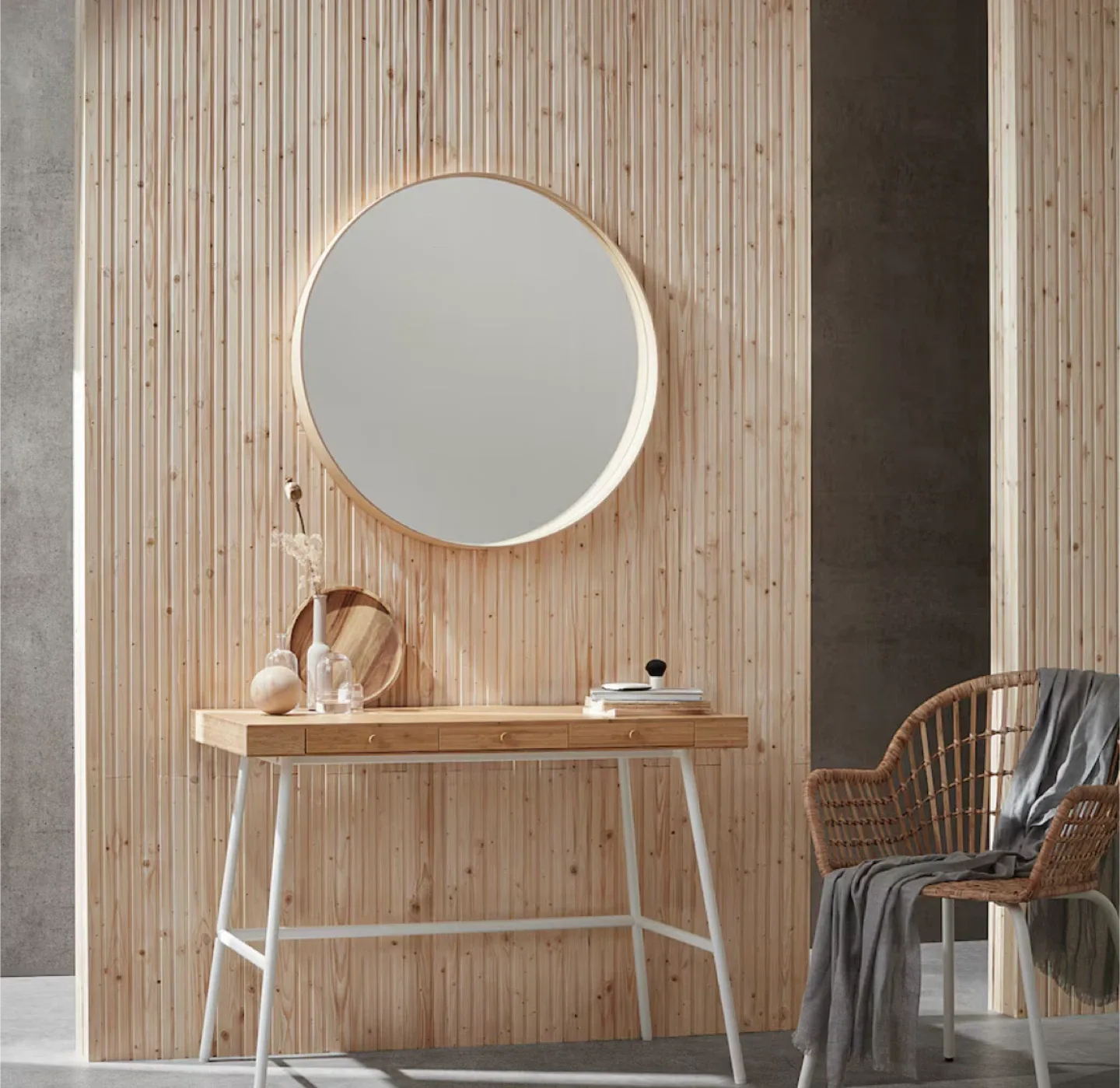 IKEA Desk - Bamboo Top, White Legs image indicator(5)