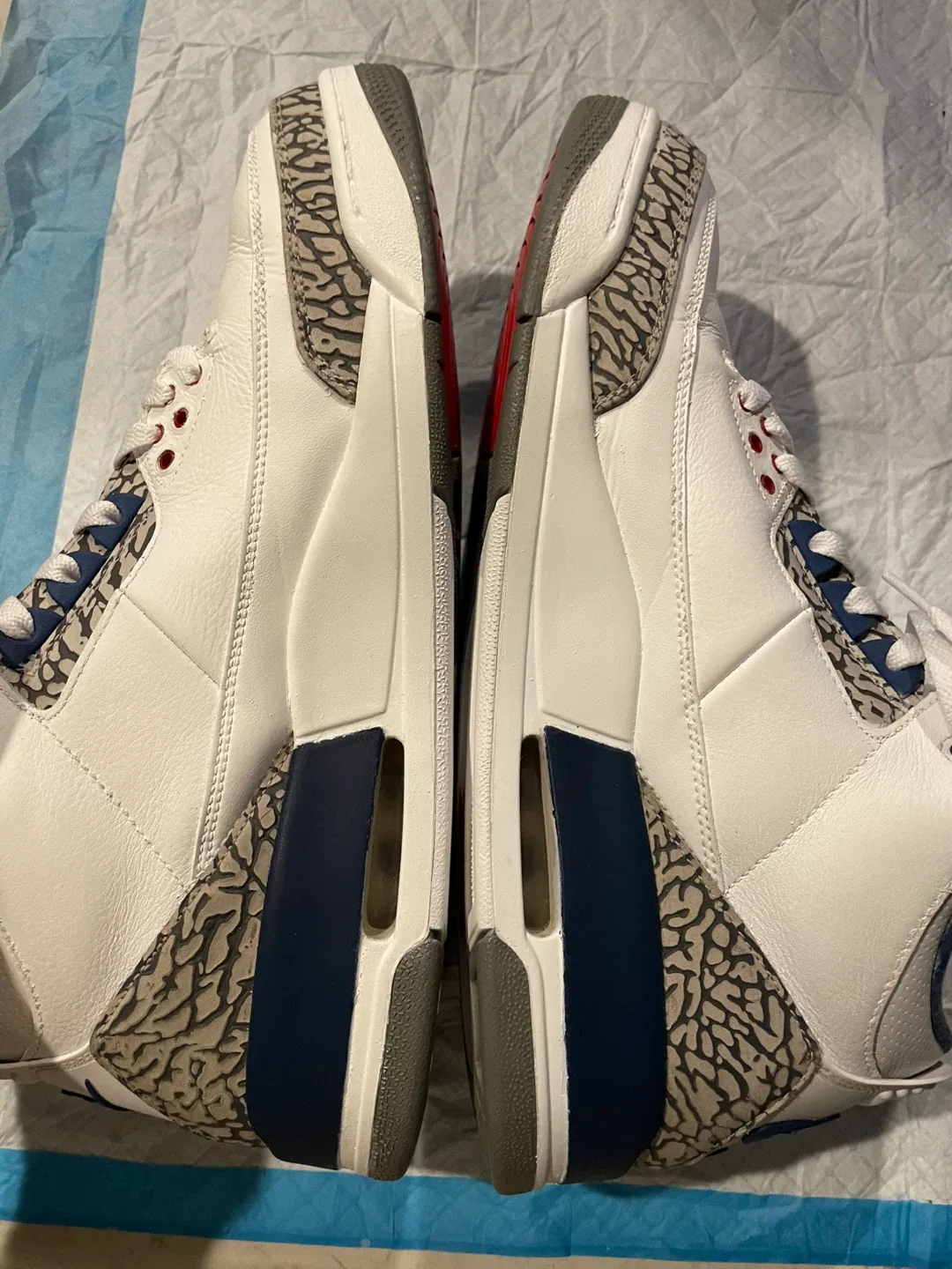 True Blue Jordan 3’s image indicator(7)