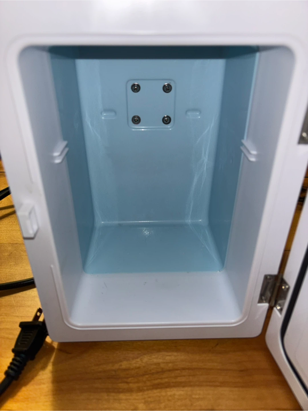 Coca-Cola Bluetooth Mini Fridge - photo 4