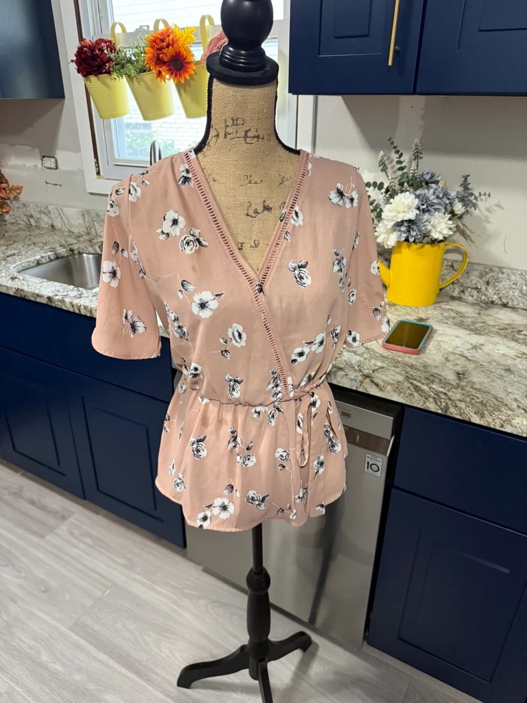 Floral Print Wrap Blouse - Size M check more pictures - photo 4