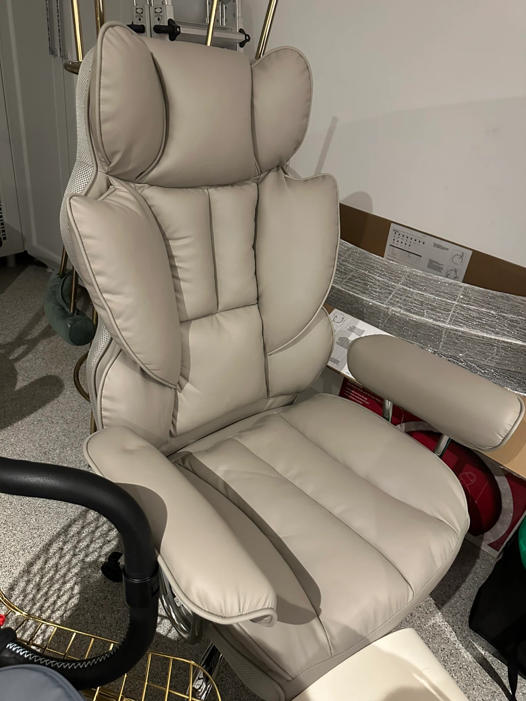 Executive Office Chair - Like New!