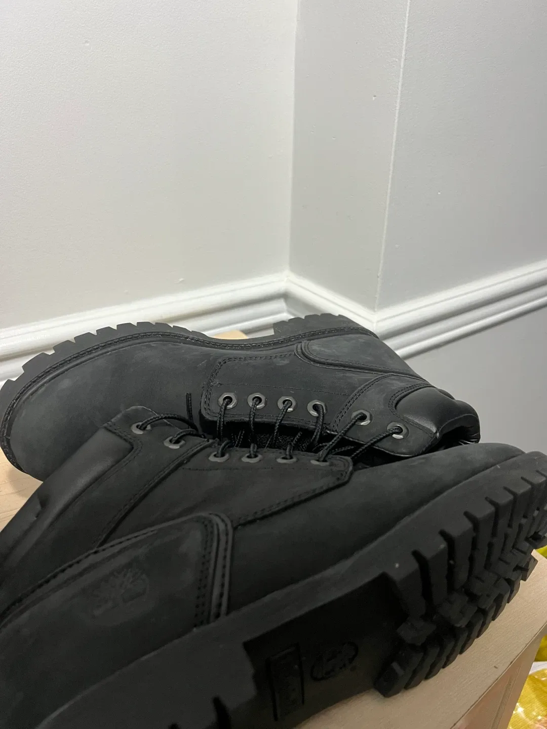 Timberland A1J3W Black Boots - Men's US 8.5 image indicator(2)