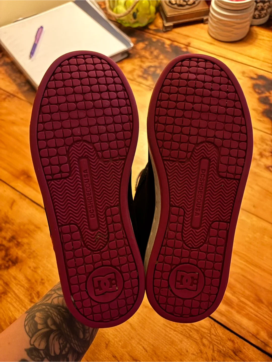 DC Women's Court Graffik Skate Shoes image indicator(3)