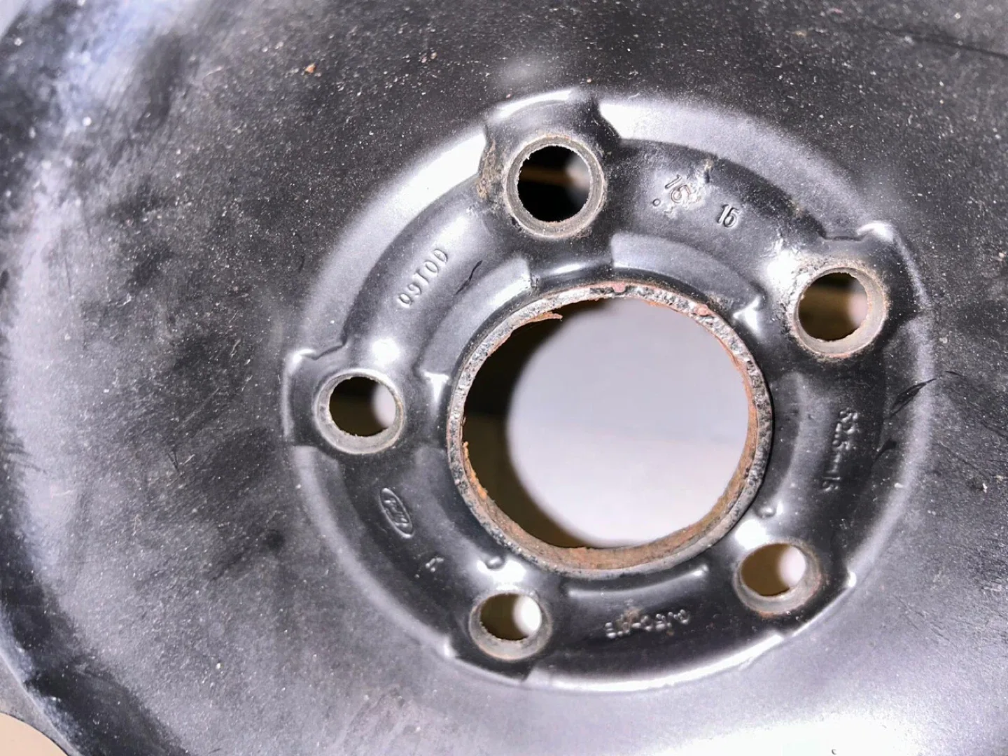 Winter Tires - 235/55R17 image indicator(4)