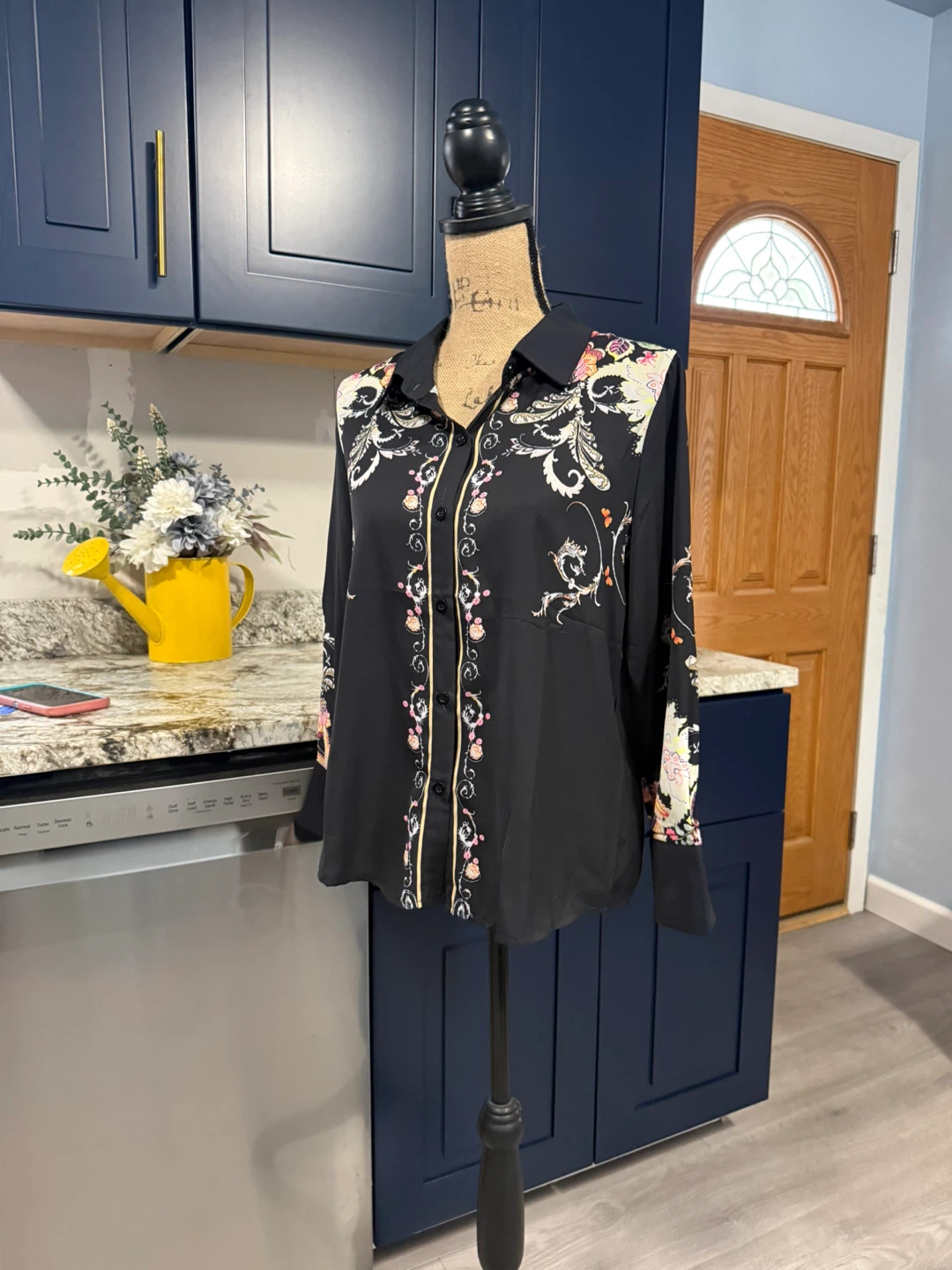 Floral Print Button Down Shirt Size M Like new - photo 4