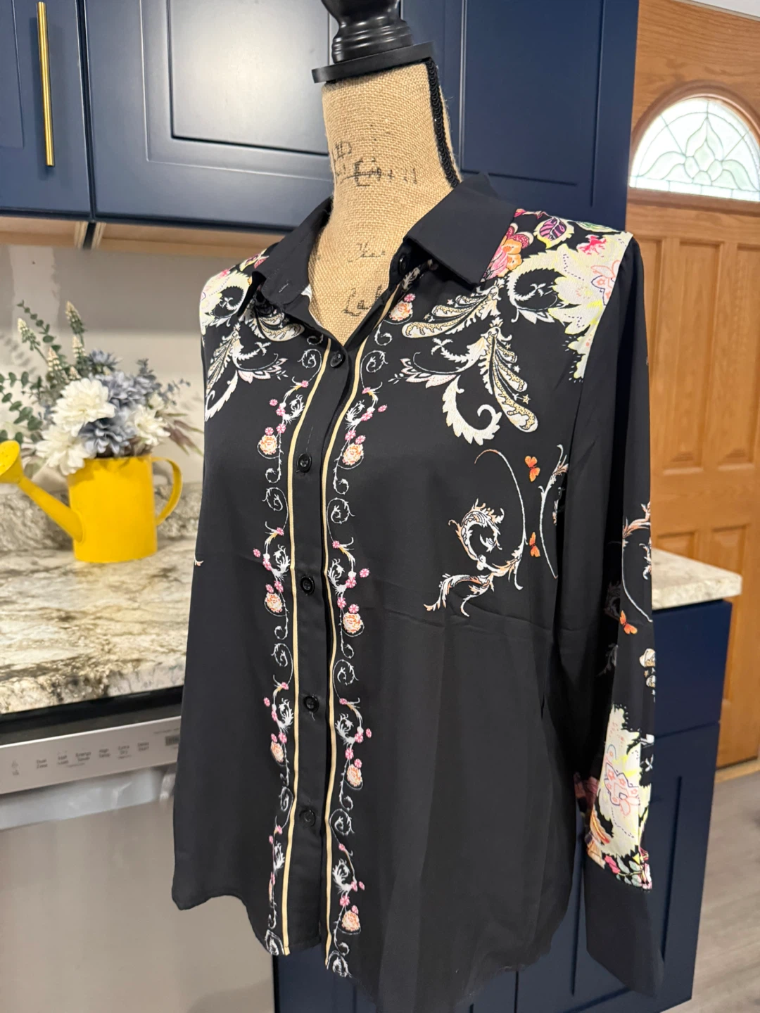 Floral Print Button Down Shirt Size M Like new - photo 3