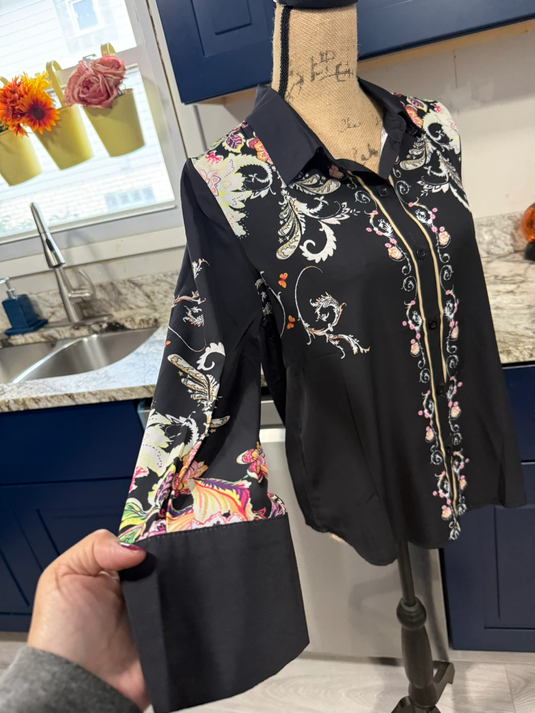 Floral Print Button Down Shirt Size M Like new - photo 5