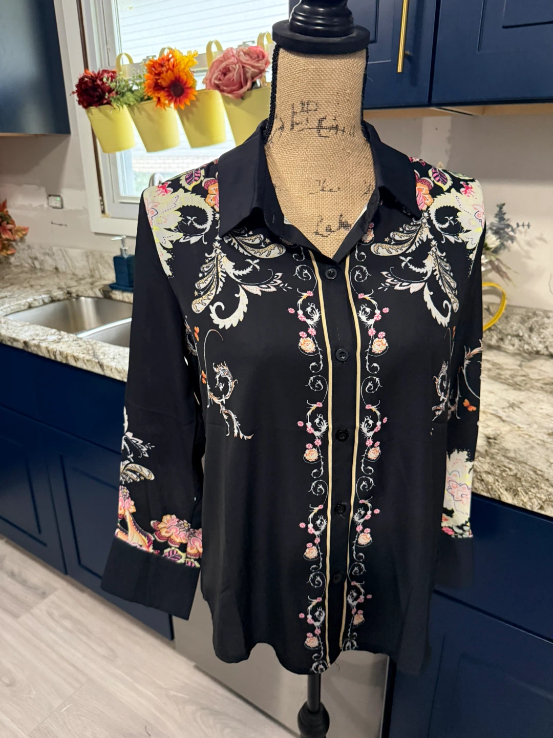 Floral Print Button Down Shirt Size M Like new
