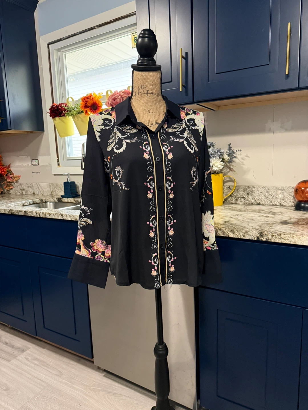 Floral Print Button Down Shirt Size M Like new - photo 2