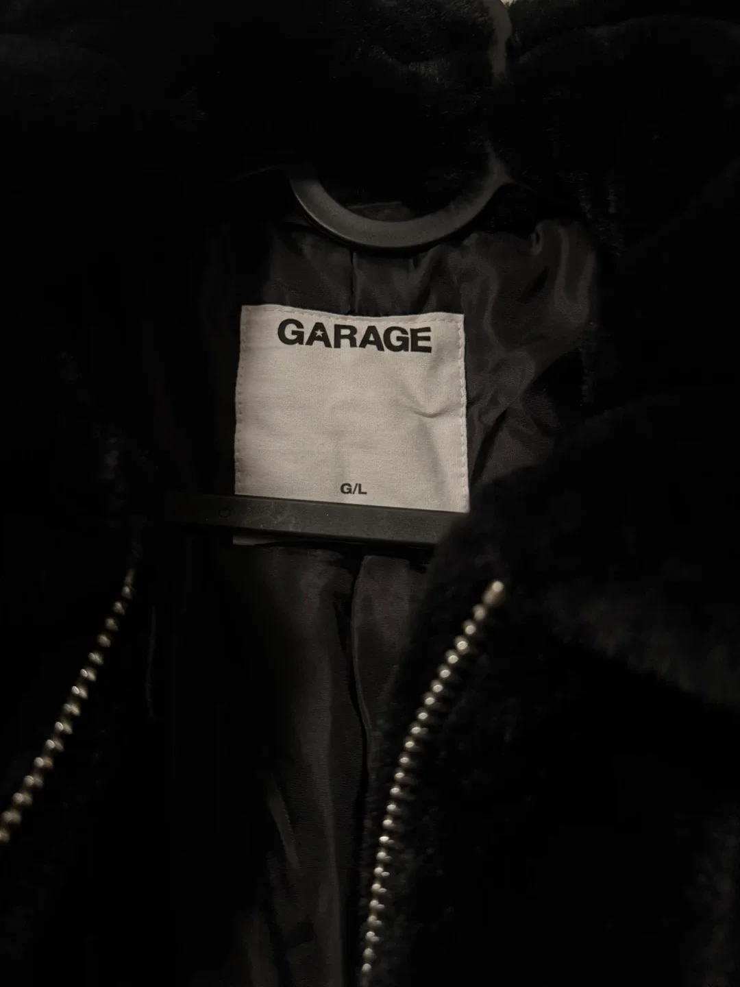 Garage Black Faux Fur Cropped Jacket - Size L image indicator(2)