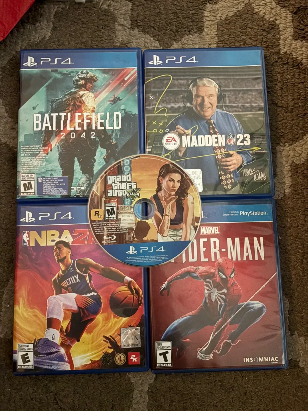 Sony PlayStation 4 (PS4) White Console -W/ 5 games+2 controllers image indicator(5)