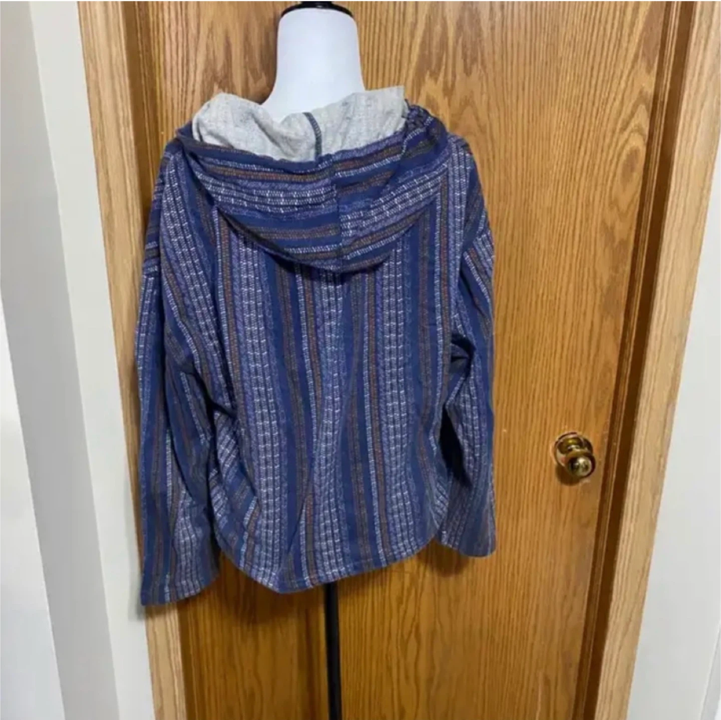 Cute zip jacket with hood and pockets - photo 4