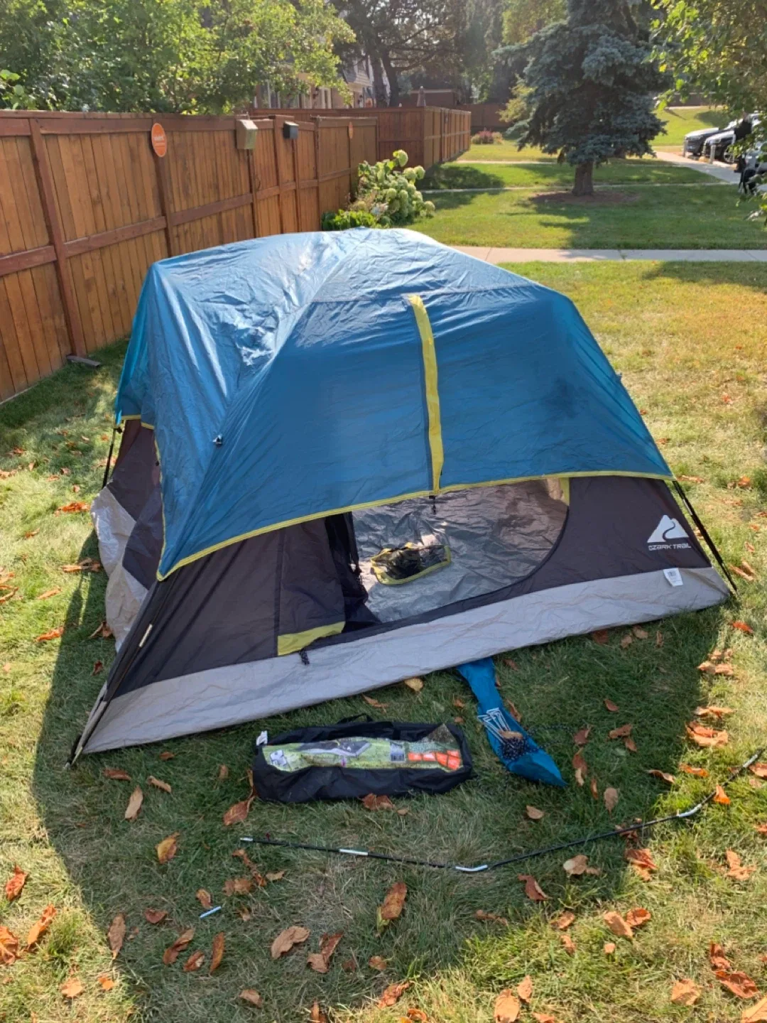 3-Person Dome Tent - front zipper broken / camping tents