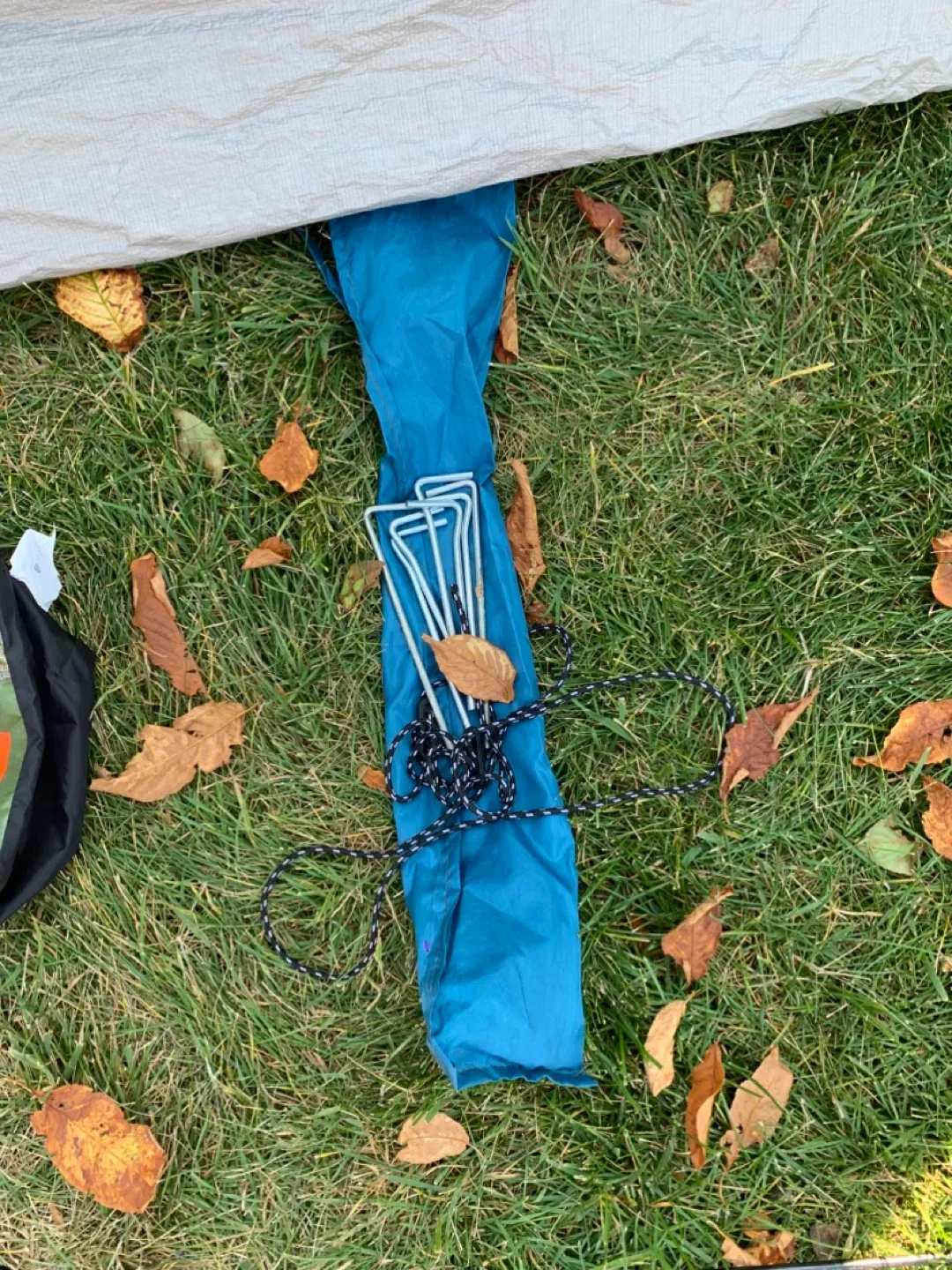 3-Person Dome Tent - front zipper broken / camping tents image indicator(10)