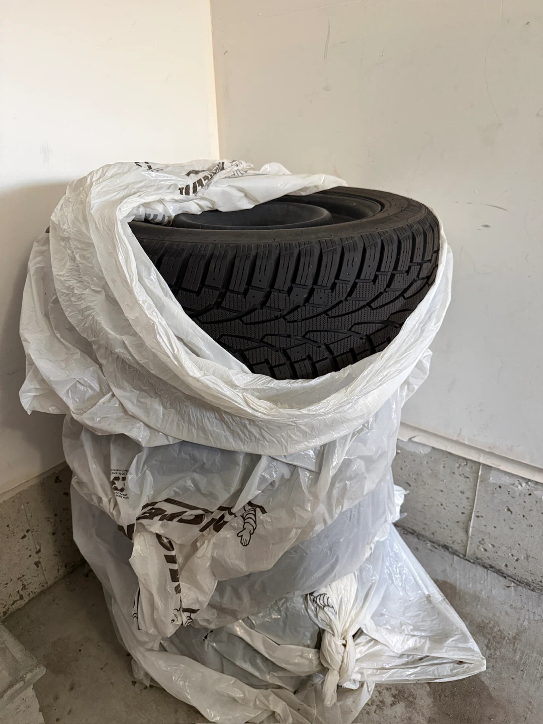 Winter Tires with Steel Rims – Uniroyal Tiger Paw Ice & Snow 3