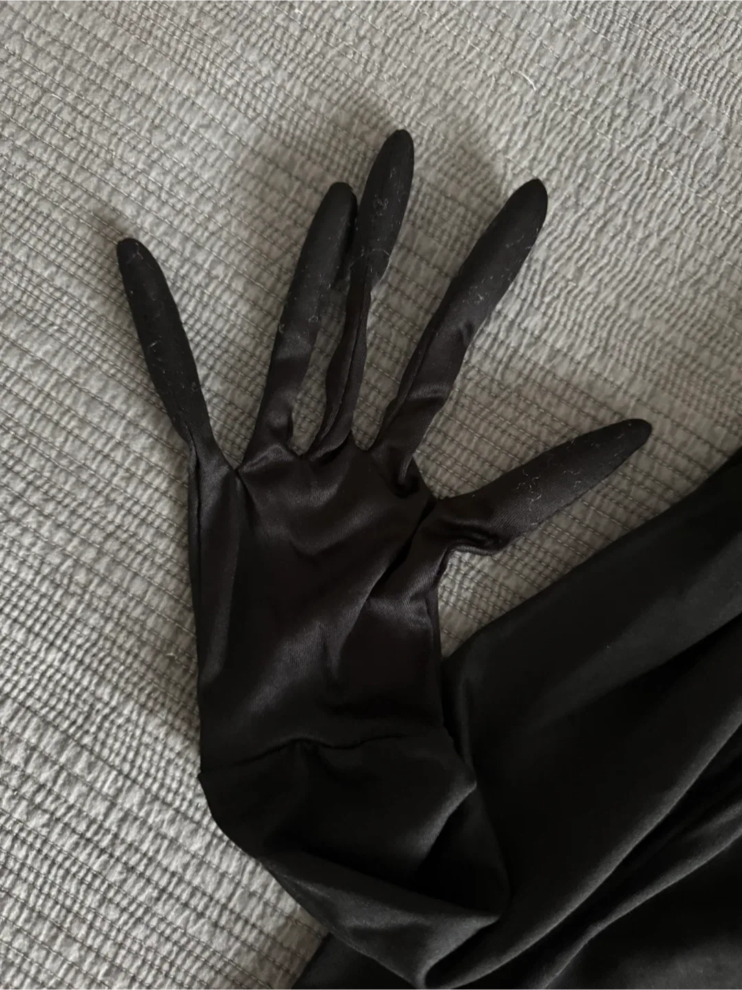 Spirit Fade Eyes Shadow Demon Costume - Child Large 12-14 image indicator(4)