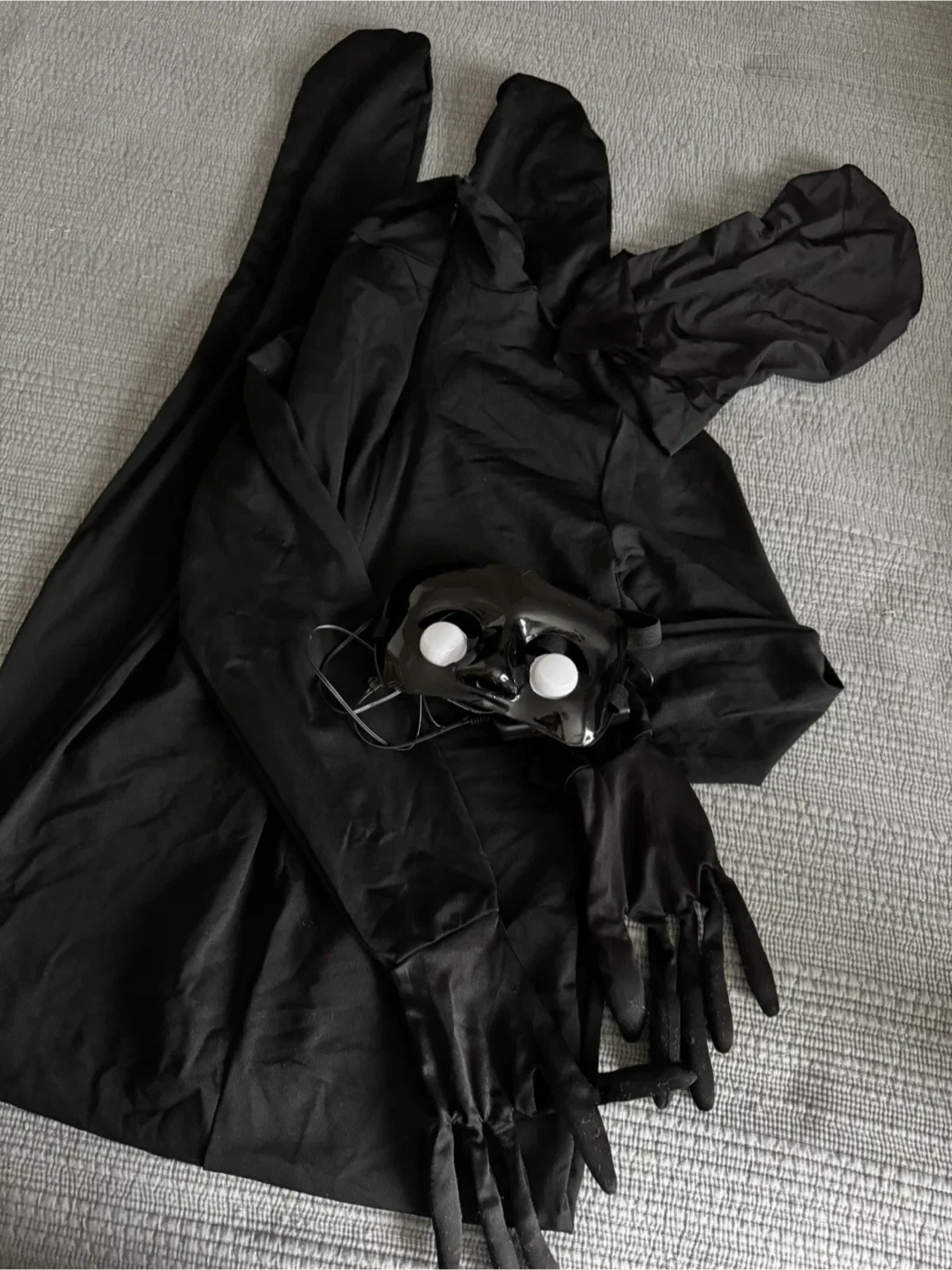 Spirit Fade Eyes Shadow Demon Costume - Child Large 12-14 image indicator(3)