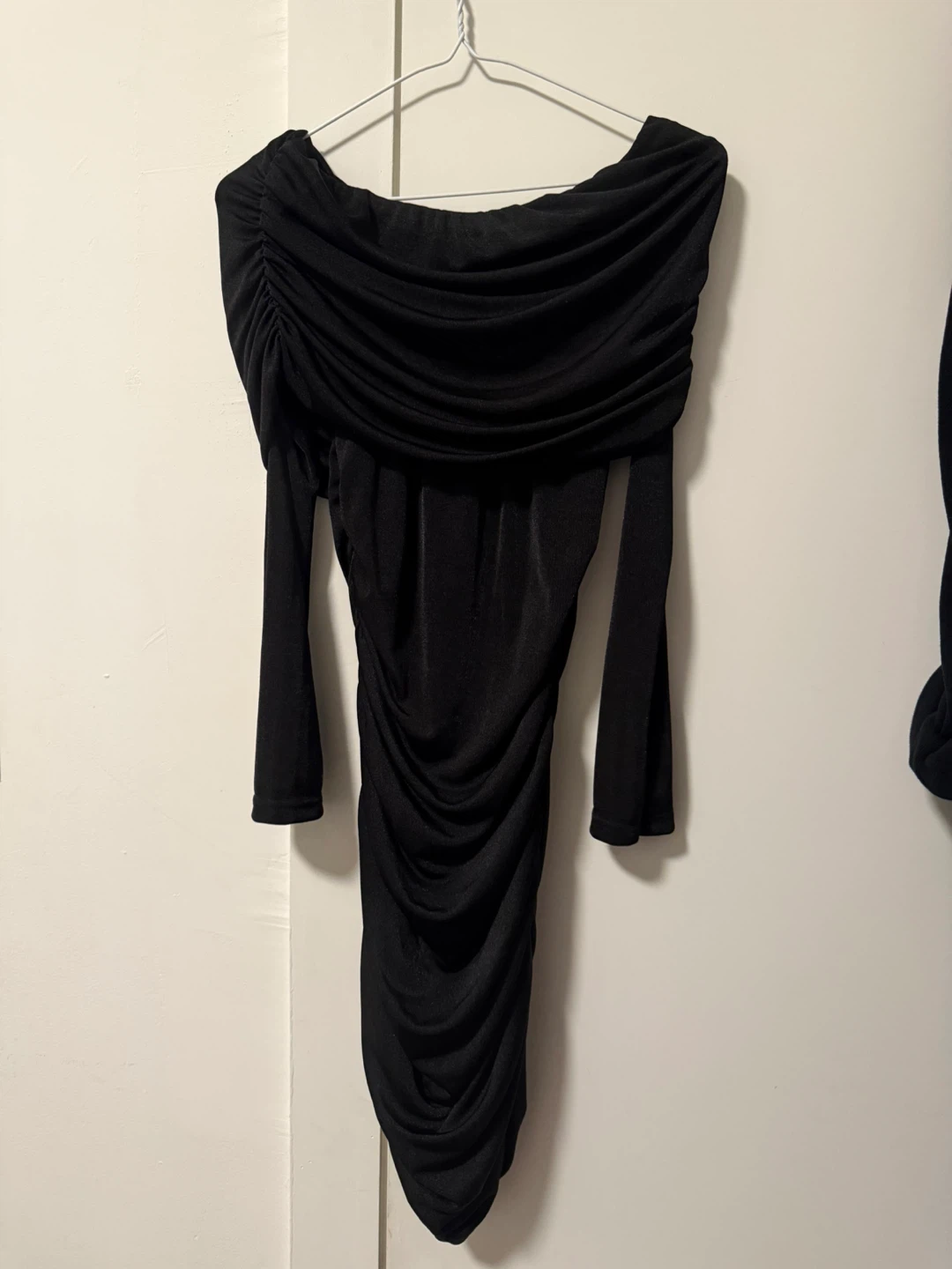 Black Off-Shoulder Ruched Dress - photo 2