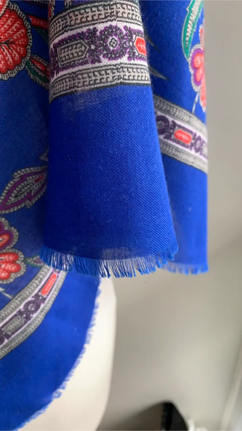 Vintage Floral Pashmina Shawl image indicator(3)