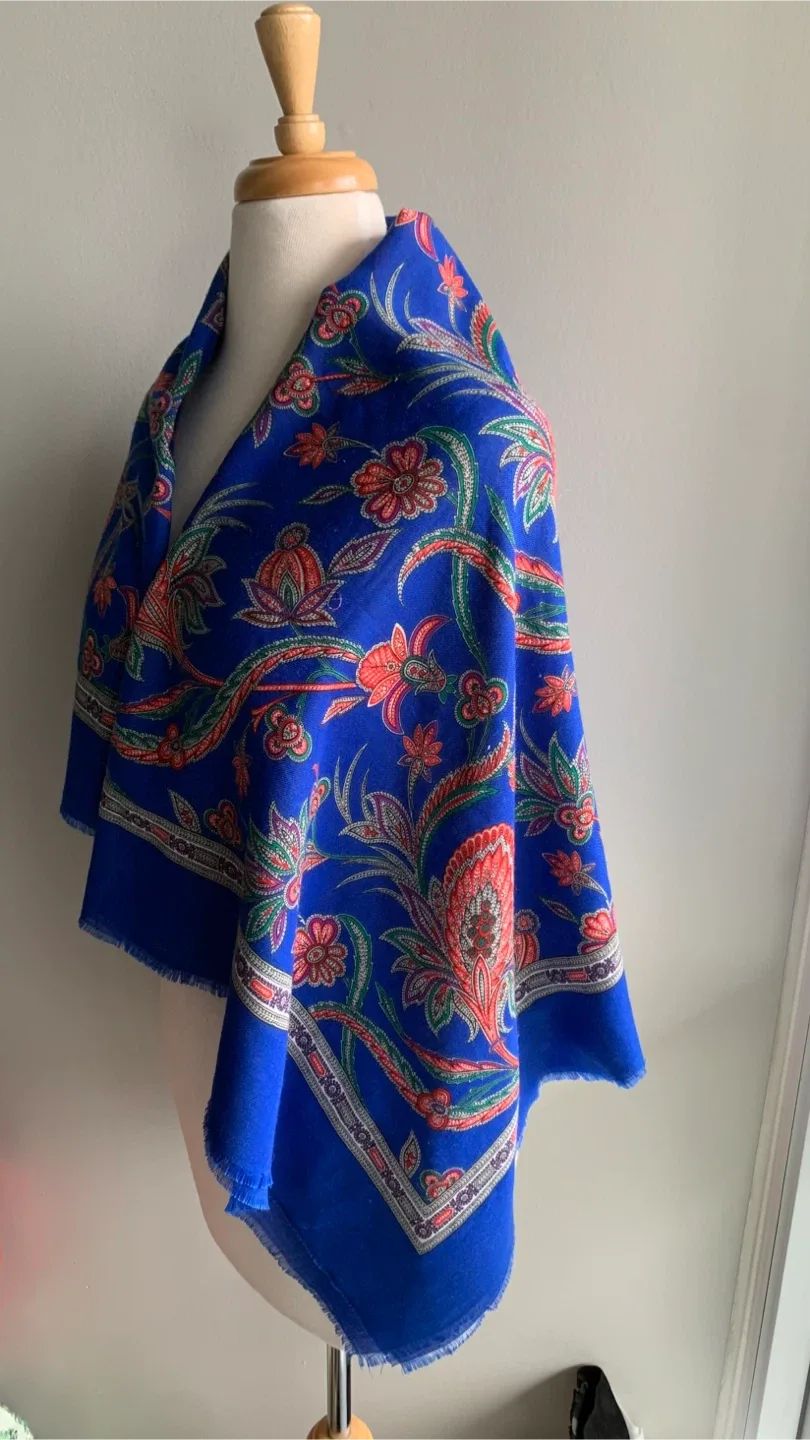 Vintage Floral Pashmina Shawl image indicator(2)