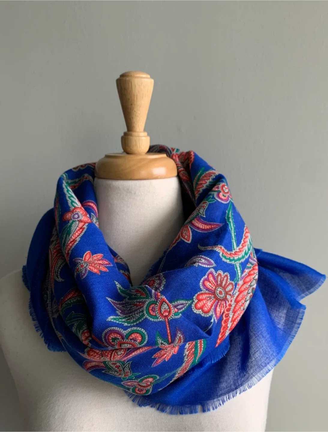 Vintage Floral Pashmina Shawl image indicator(5)