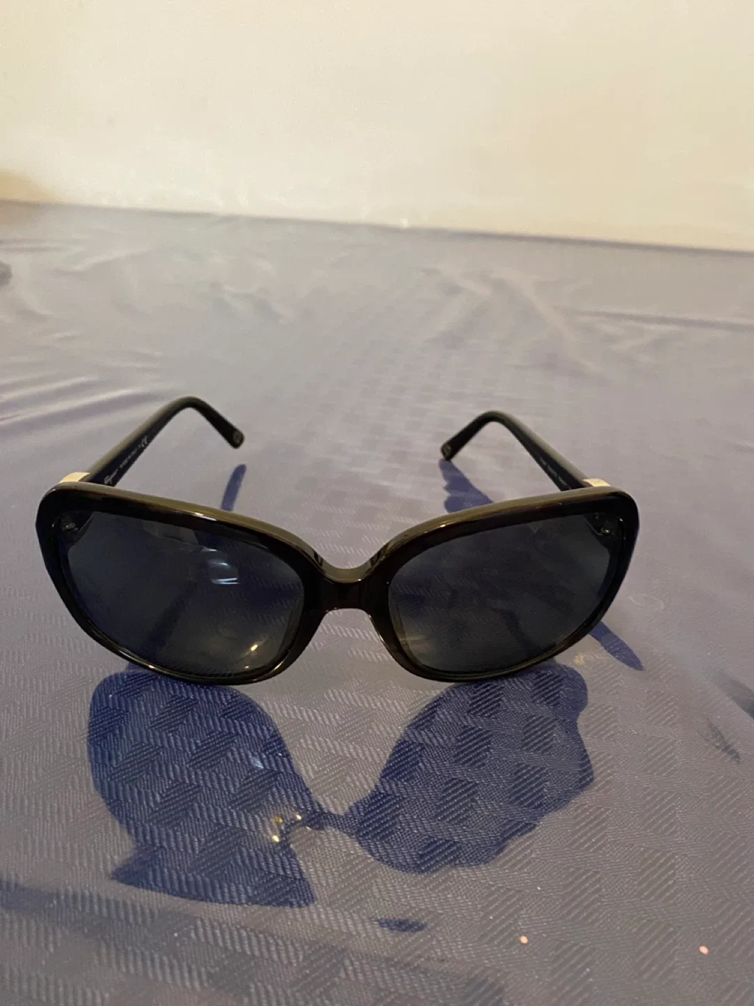 Salvatore Ferragamo Sunglasses - Black image indicator(4)