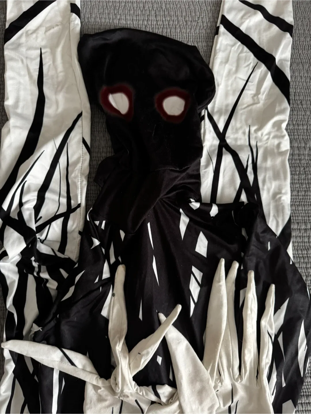 Spirit Halloween Zalgo Child Costume (Size M) image indicator(3)