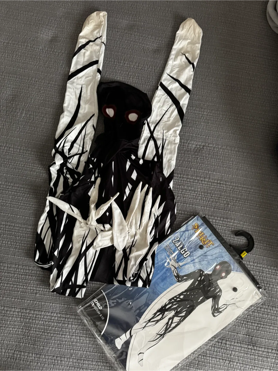 Spirit Halloween Zalgo Child Costume (Size M) image indicator(2)