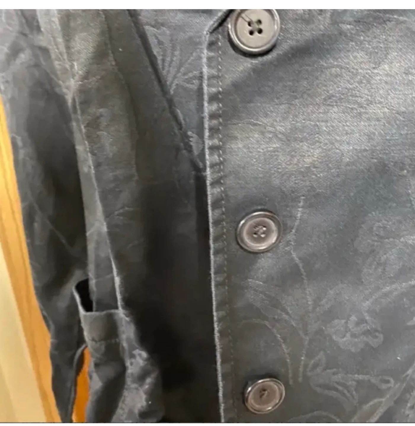 Black jacket with floral design - photo 3