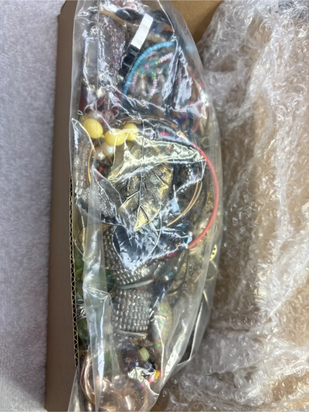 2.6 pounds of craft jewelry lot image indicator(3)