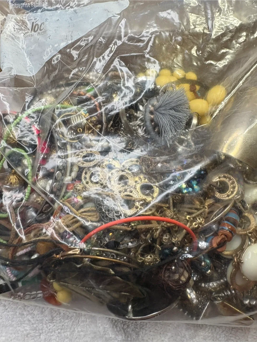 2.6 pounds of craft jewelry lot image indicator(2)