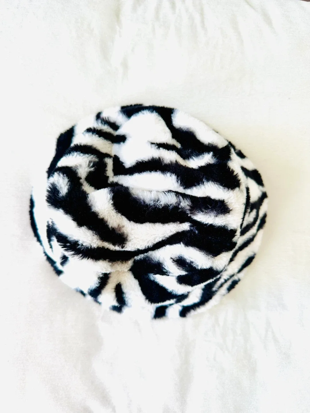 Zebra Print Bucket Hat image indicator(3)