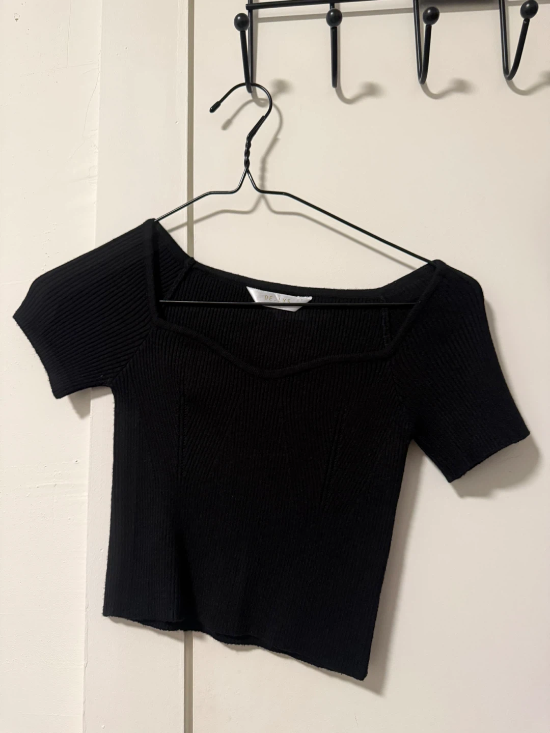 DE LYS Black Knit Top