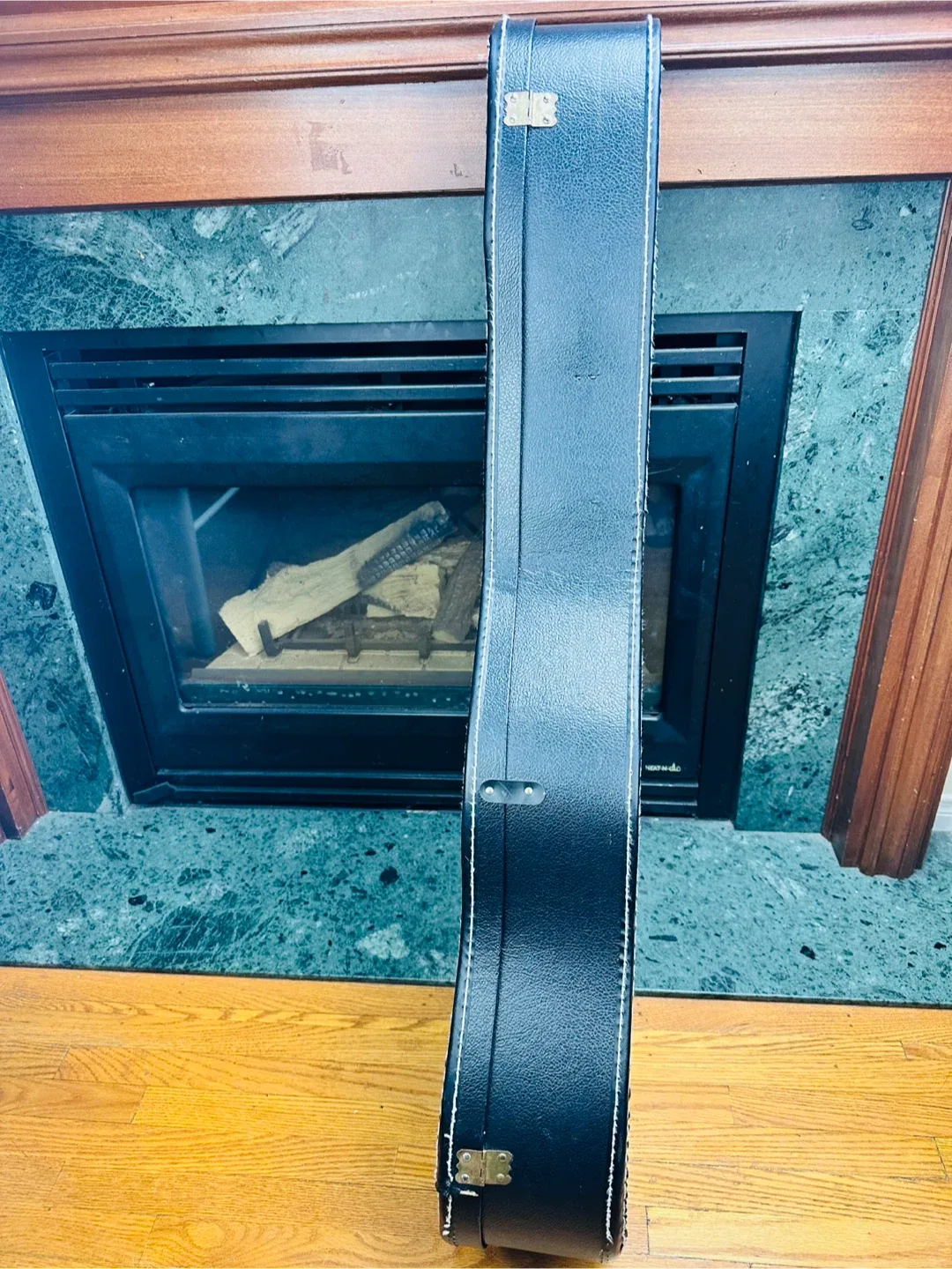 Guitar Hard Case image indicator(4)