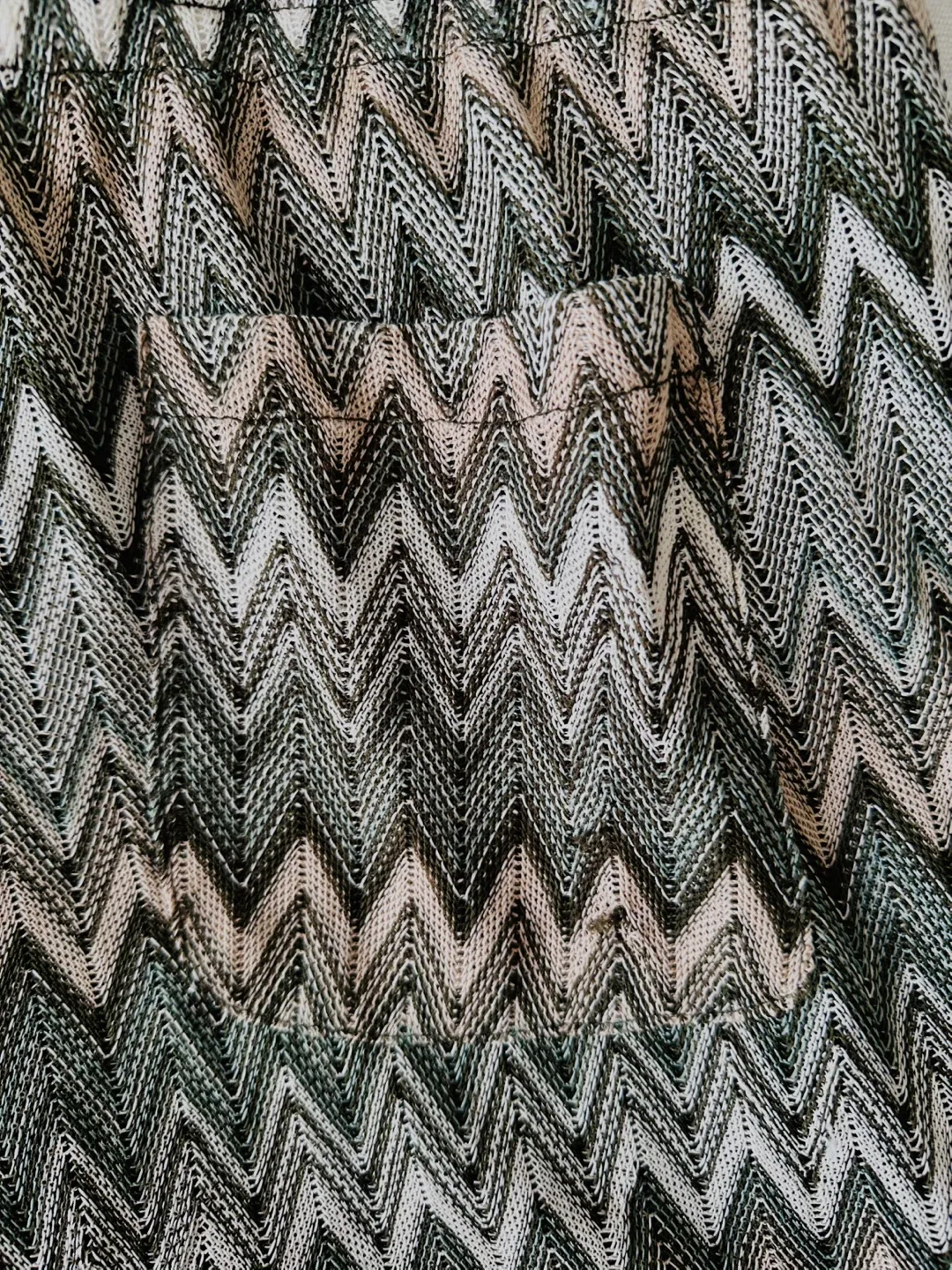 Forever 21 Men's Shorts - Size M image indicator(4)