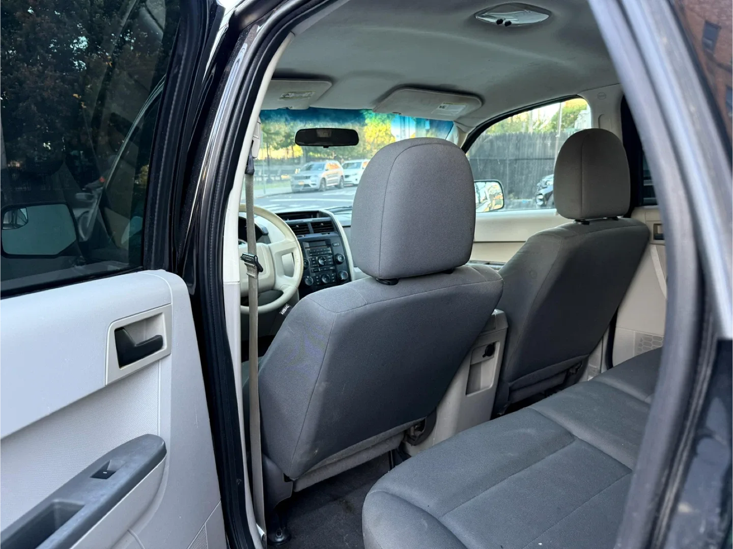 2010 Ford Escape  black SUV image indicator(6)