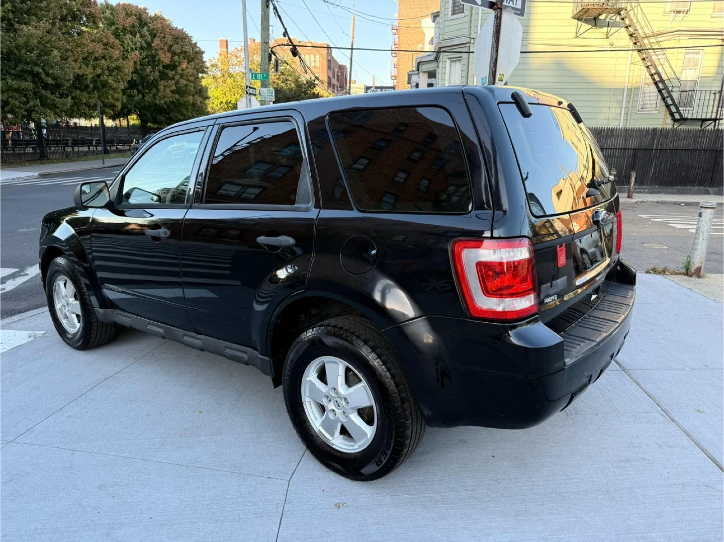 2010 Ford Escape  black SUV image indicator(4)