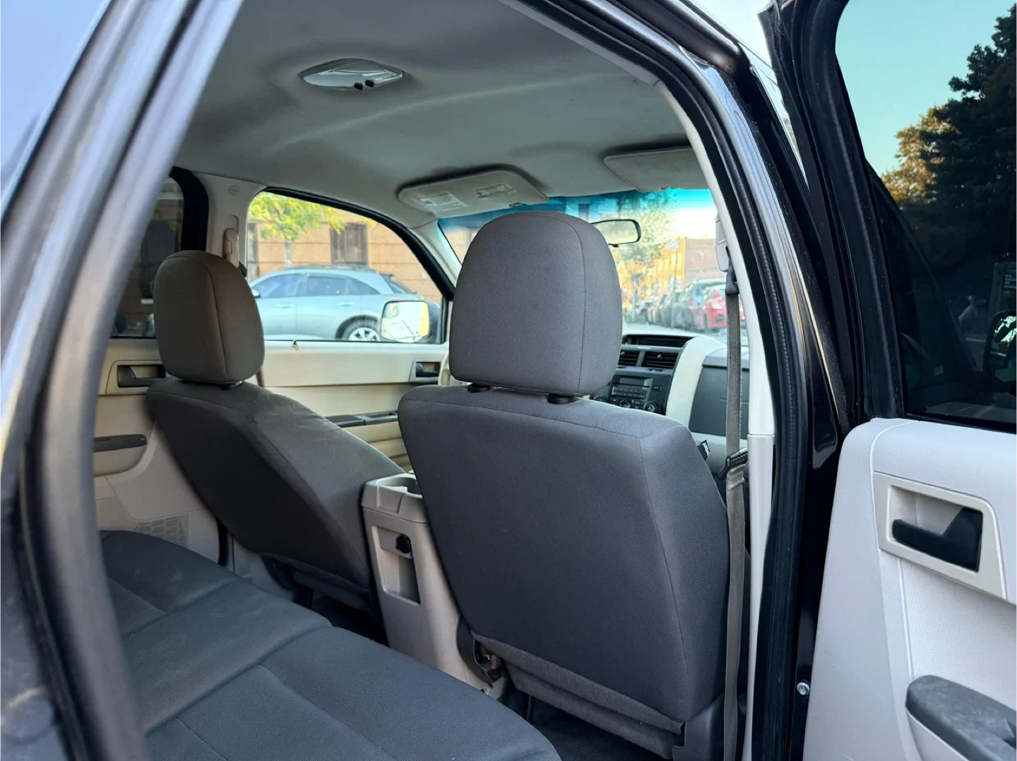 2010 Ford Escape  black SUV image indicator(8)