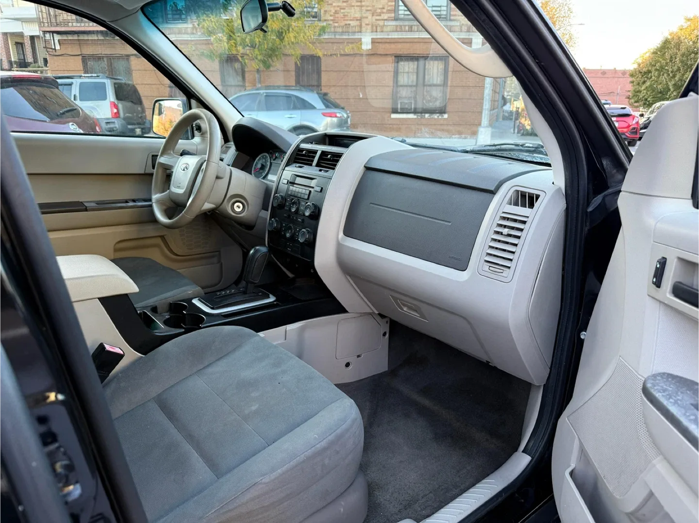 2010 Ford Escape  black SUV image indicator(7)