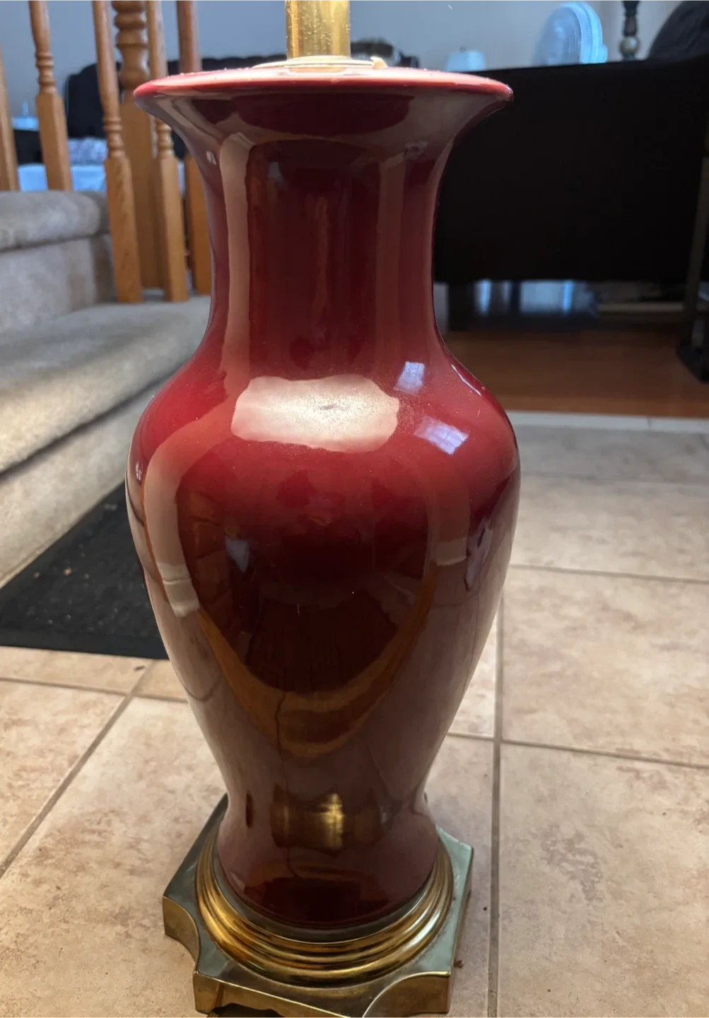 Beautiful Burgundy Ceramic Vase Table Lamp image indicator(5)