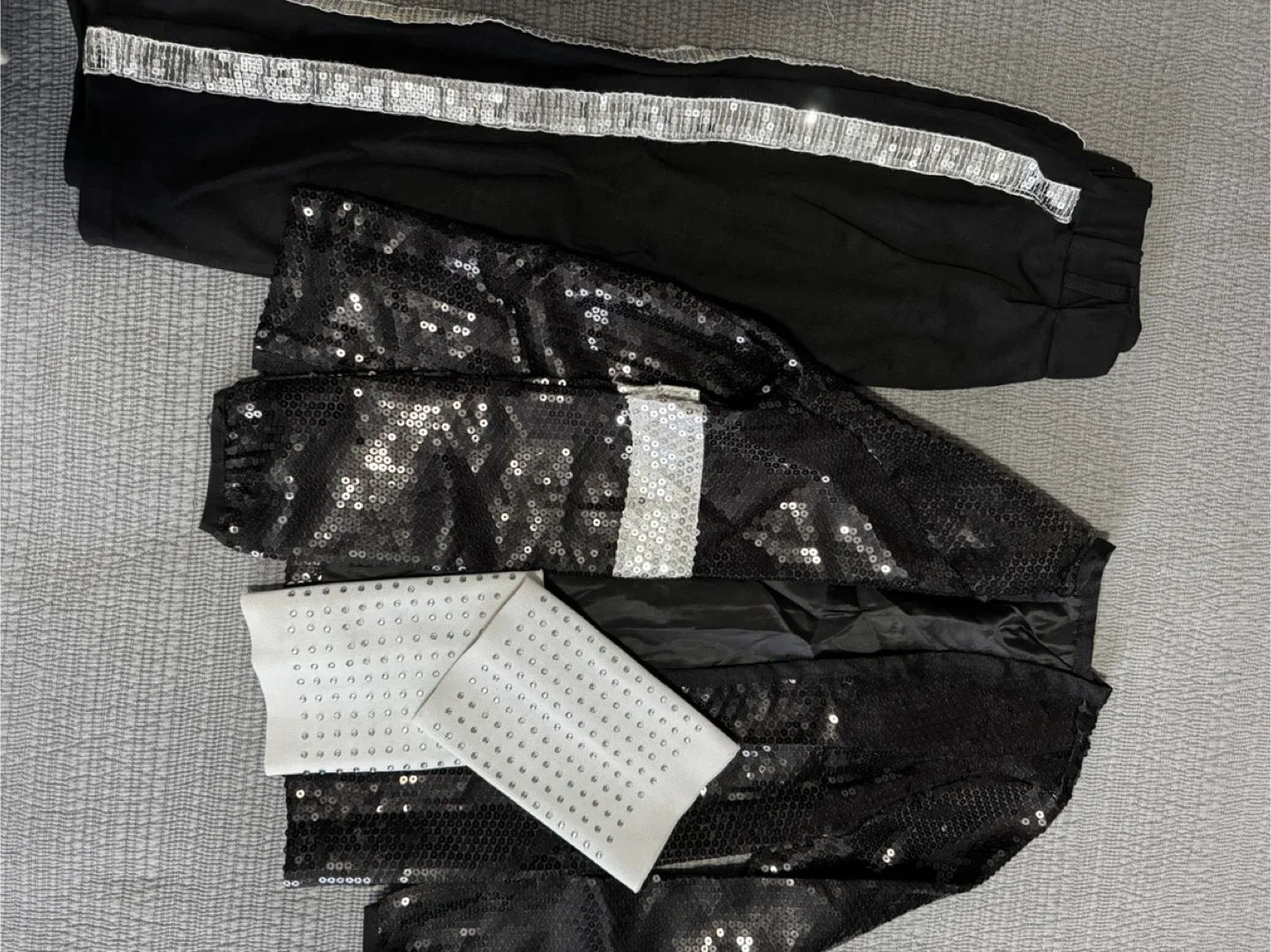 Michael Jackson Costume - Jacket, Pants, and Accessories image indicator(3)