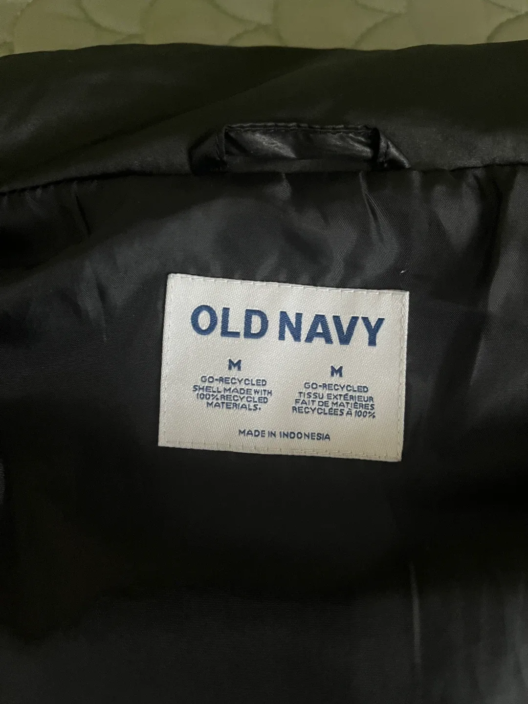 Old Navy Black Puffer Vest image indicator(2)
