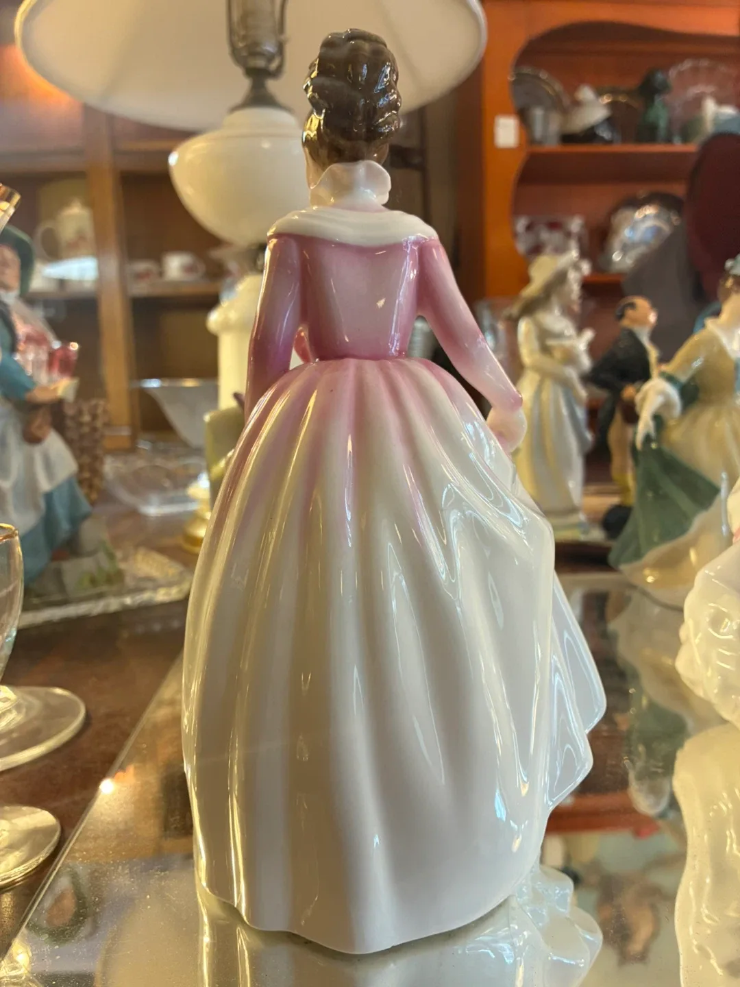 Royal Doulton 'Good Companion' Figurine image indicator(3)