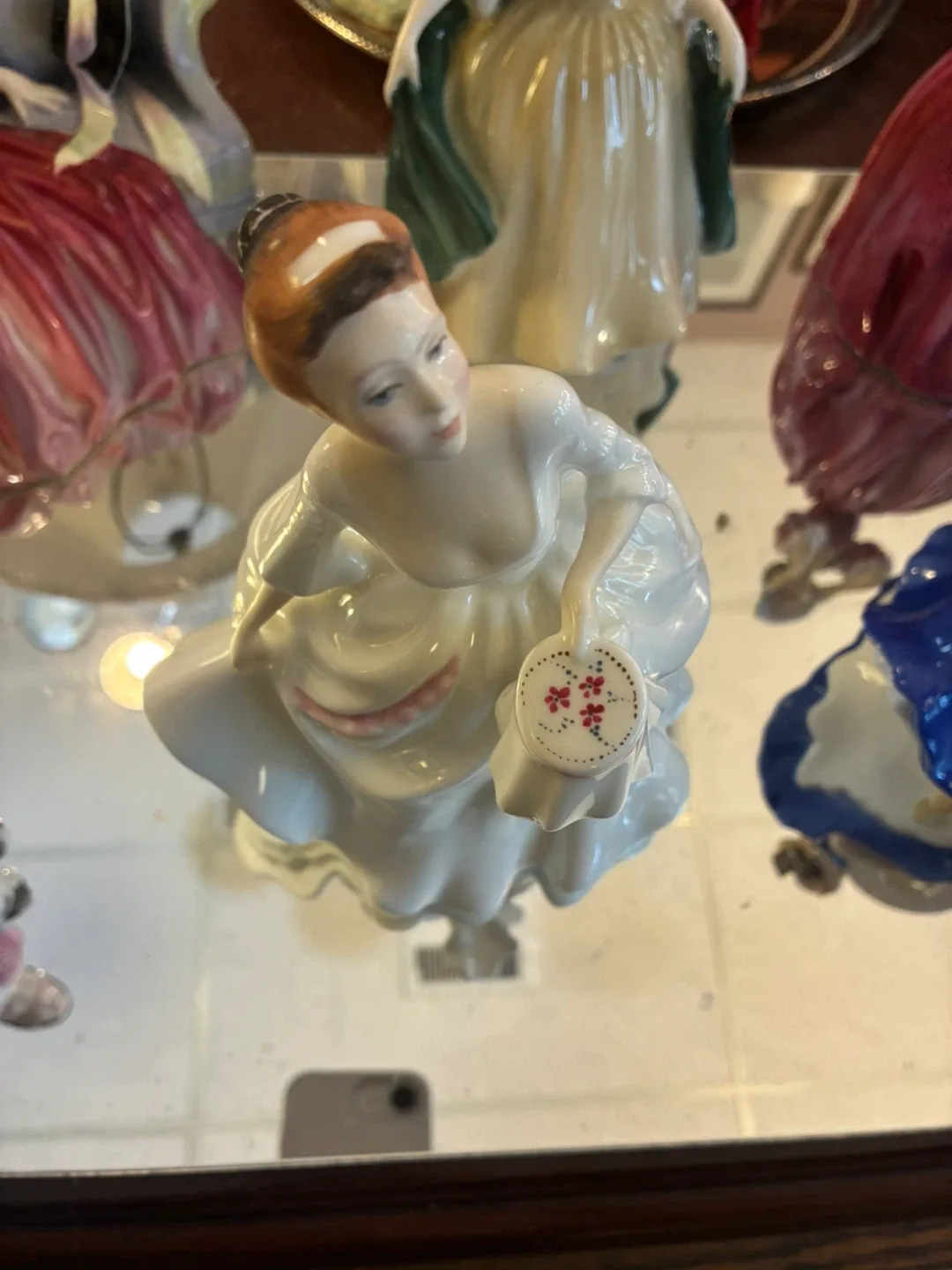 Royal Doulton 'Celia' Figurine HN2901 image indicator(2)